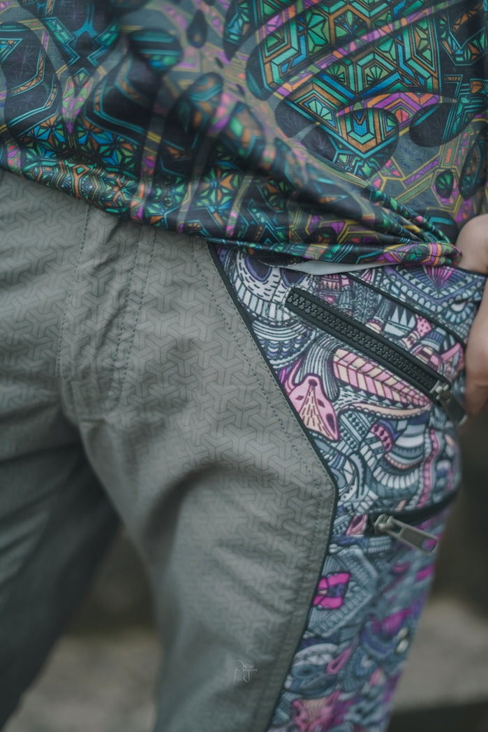 mens above the knee shorts psychedelic print side pocket detail