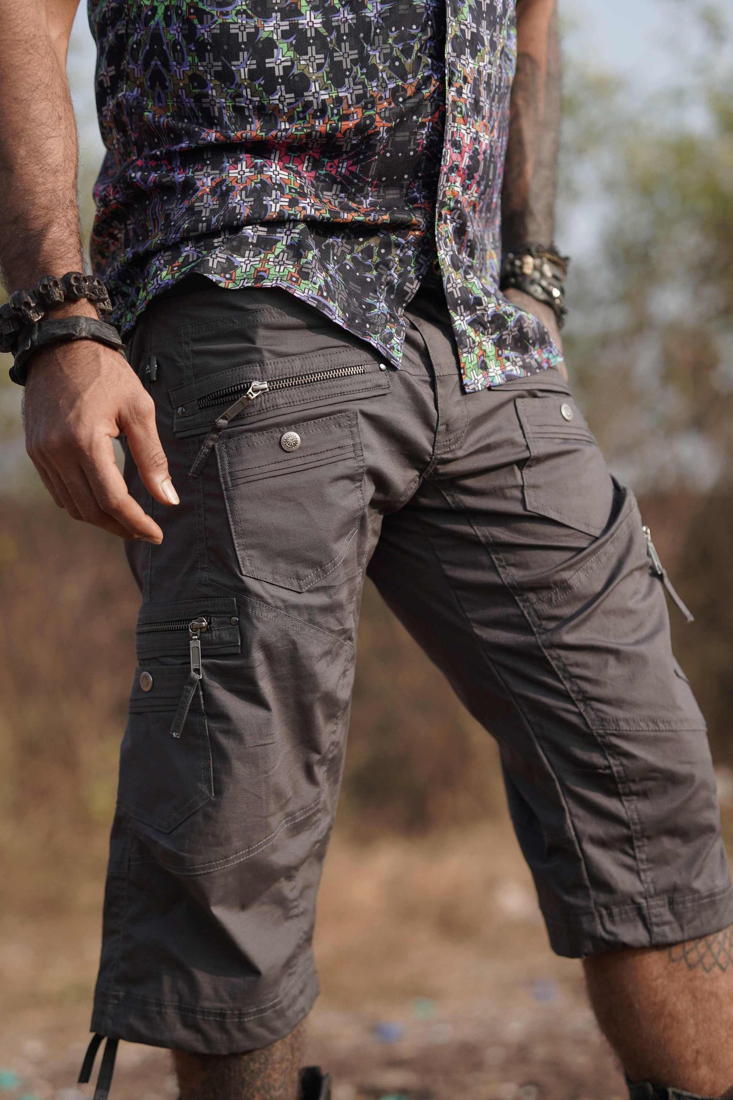 3 quarter shorts mens grey cargo shorts front view