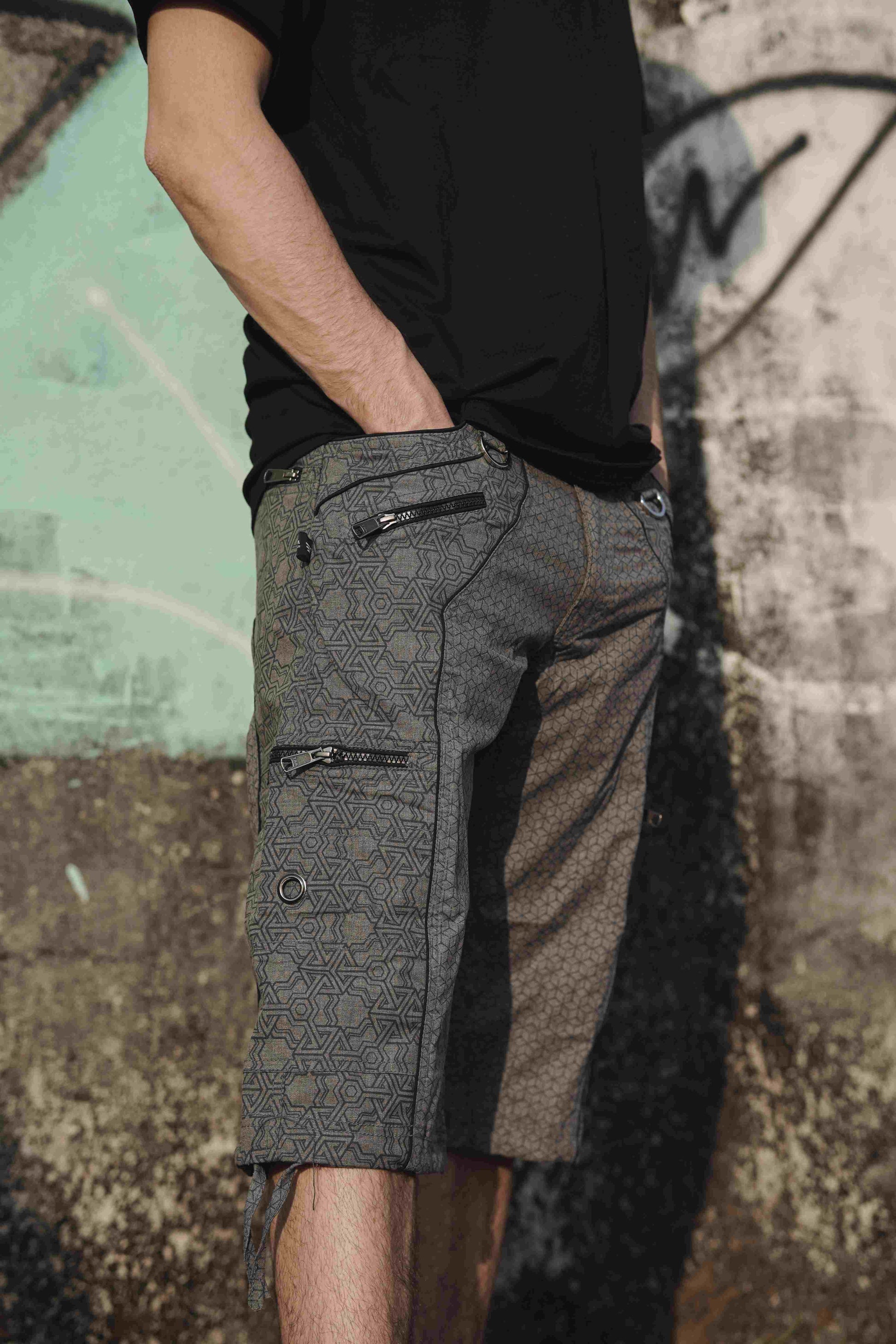 off grey geometric print 3/4 festival shorts