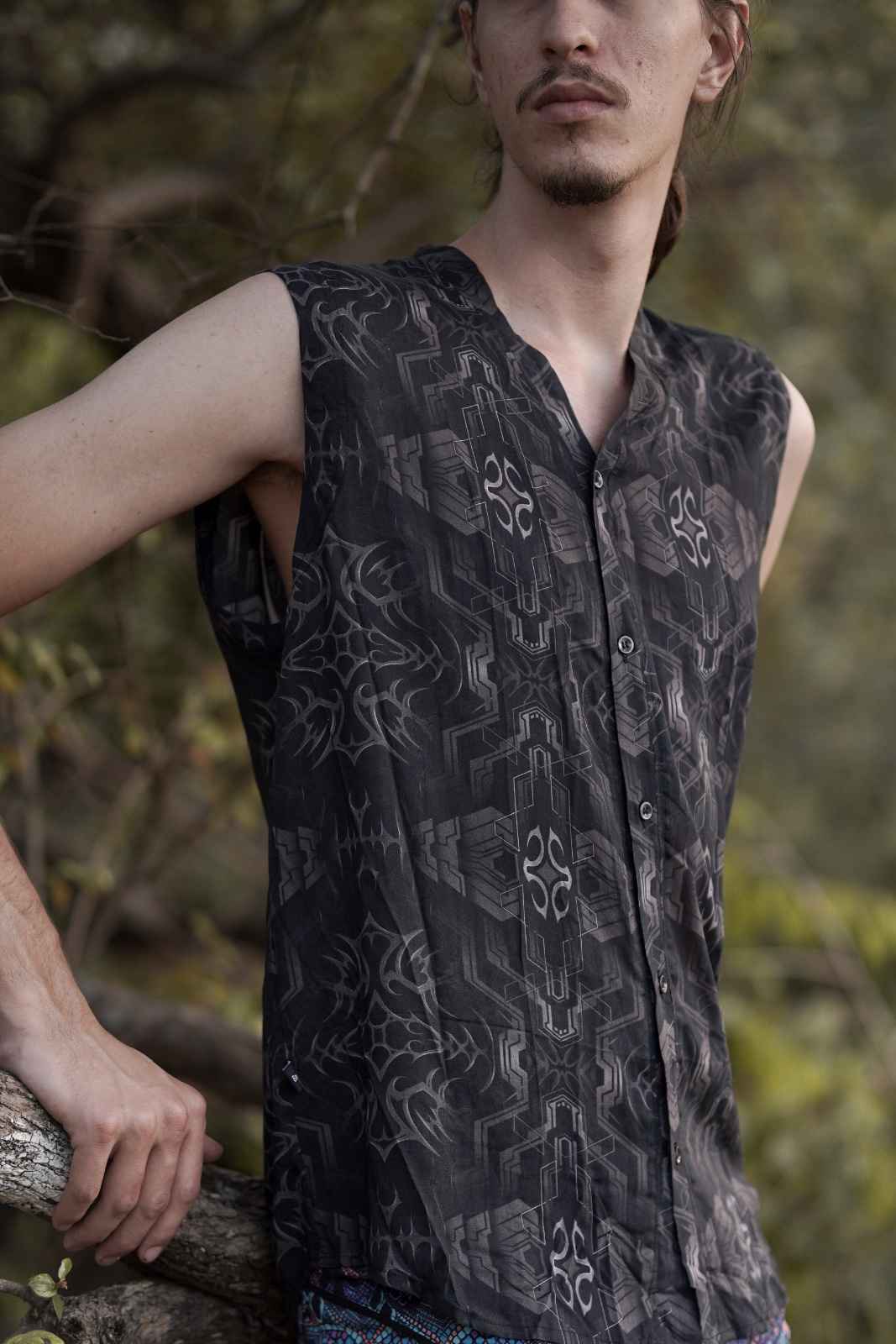 PIRATES OF CHAPORA Gothic Sleeveless Art Wear Bamboo Shirt